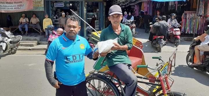 LDII Tanjung Jabung Barat Bagi-Bagi Sembako Redakan Dampak Ekonomi Akibat Covid-19