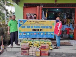 LDII Bagi Sembako untuk Warga Terdampak Agar Khusyuk Beribadah