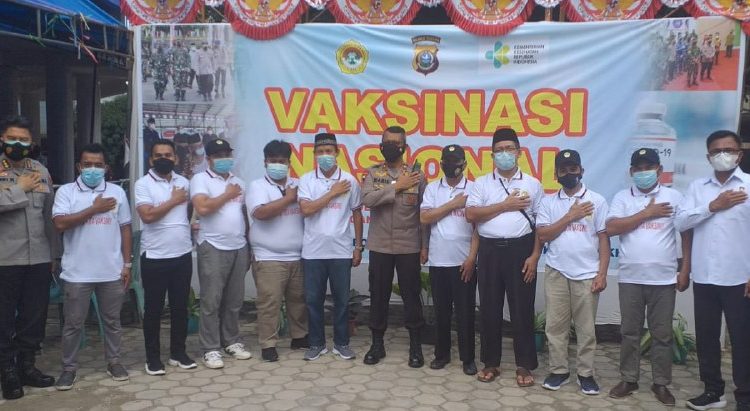 LDII Bersama Polda Sultra Gelar Vaksinasi Massal di Ponpes Al Mukhlis