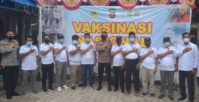 LDII Bersama Polda Sultra Gelar Vaksinasi Massal di Ponpes Al Mukhlis