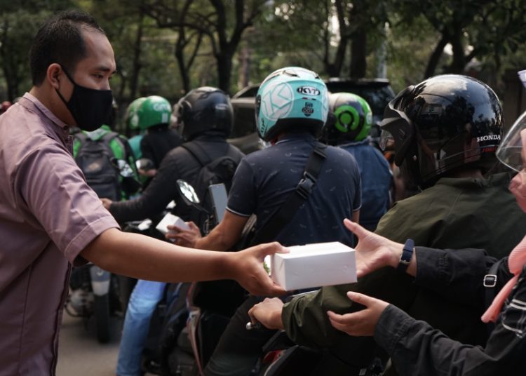 Peduli Pelalu-lalang, DPP LDII Tebar 200 Boks Takjil per Hari