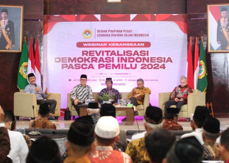 Ketua MPR RI Buka Seminar Kebangsaan yang Digelar LDII