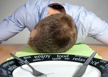 Habis Makan Jangan Tidur Dulu! Bisa Picu GERD dan Obesitas