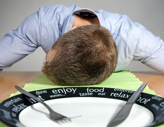 Habis Makan Jangan Tidur Dulu! Bisa Picu GERD dan Obesitas