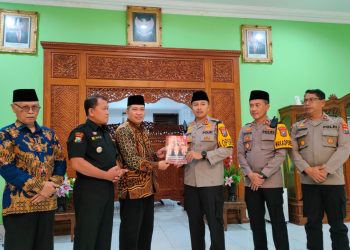 Kapolres Kediri Kota Silaturahim ke Pimpinan Ponpes Wali Barokah