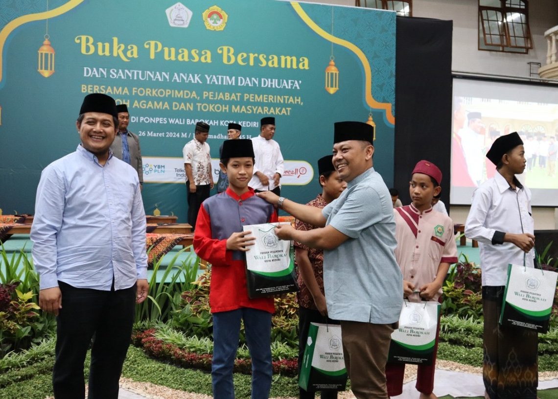 Manfaatkan Berkah Ramadan, Ponpes Wali Barokah Helat Santunan Anak Yatim dan Dhuafa