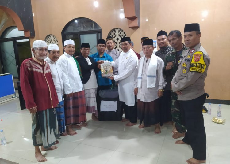 Warga LDII Ramaikan Tarawih Keliling Bersama Kades Karanggan dan MUI
