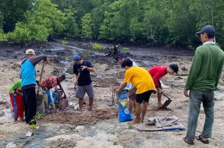 Warga LDII Gotong Royong Persiapkan Pelaksanaan Salat Ied