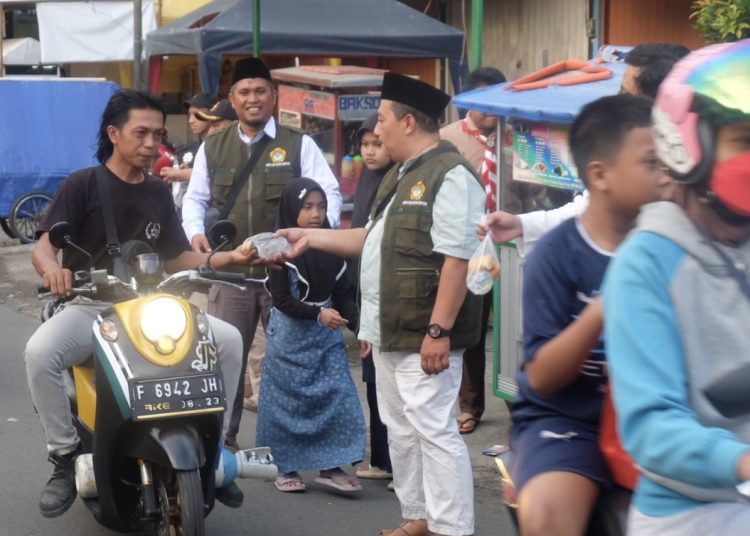 LDII Cimanggis dan Tapos Depok Bagikan 1.000 Paket Takjil