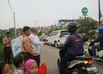 Tebar Kebaikan Saat Ramadan, PAC LDII Tirtajaya Bagikan Takjil