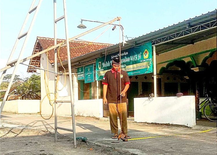 LDII Pedan Klaten Cek Ulang Arah Kiblat