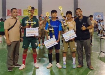 Tampil Impresif, PKPPS Wustha Wali Barokah Juarai Turnamen Futsal Se Karesidenan Kediri