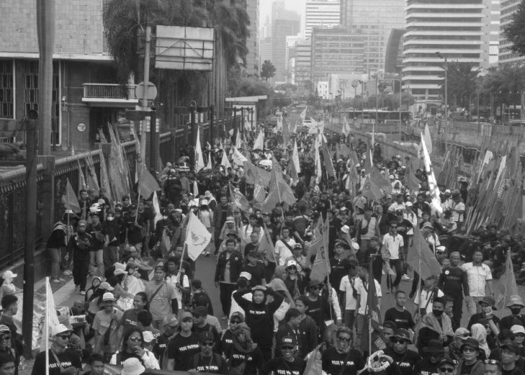 Gerakan Buruh di Simpang Jalan