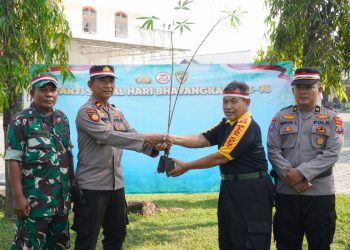 Polres Nganjuk Helat Bakti Sosial HUT Bhayangkara di Ponpes Lengkong