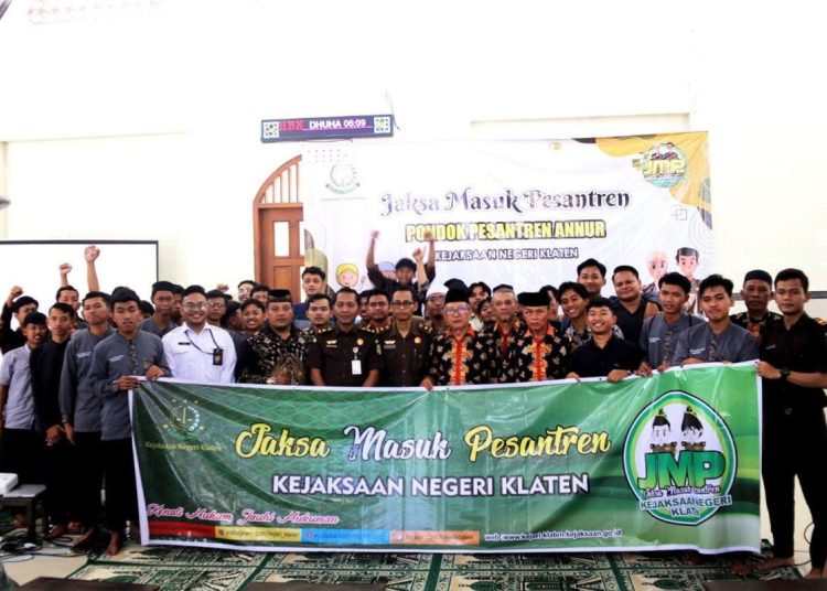 Kejari Klaten Beri Penyuluhan Hukum pada Ratusan Santri LDII