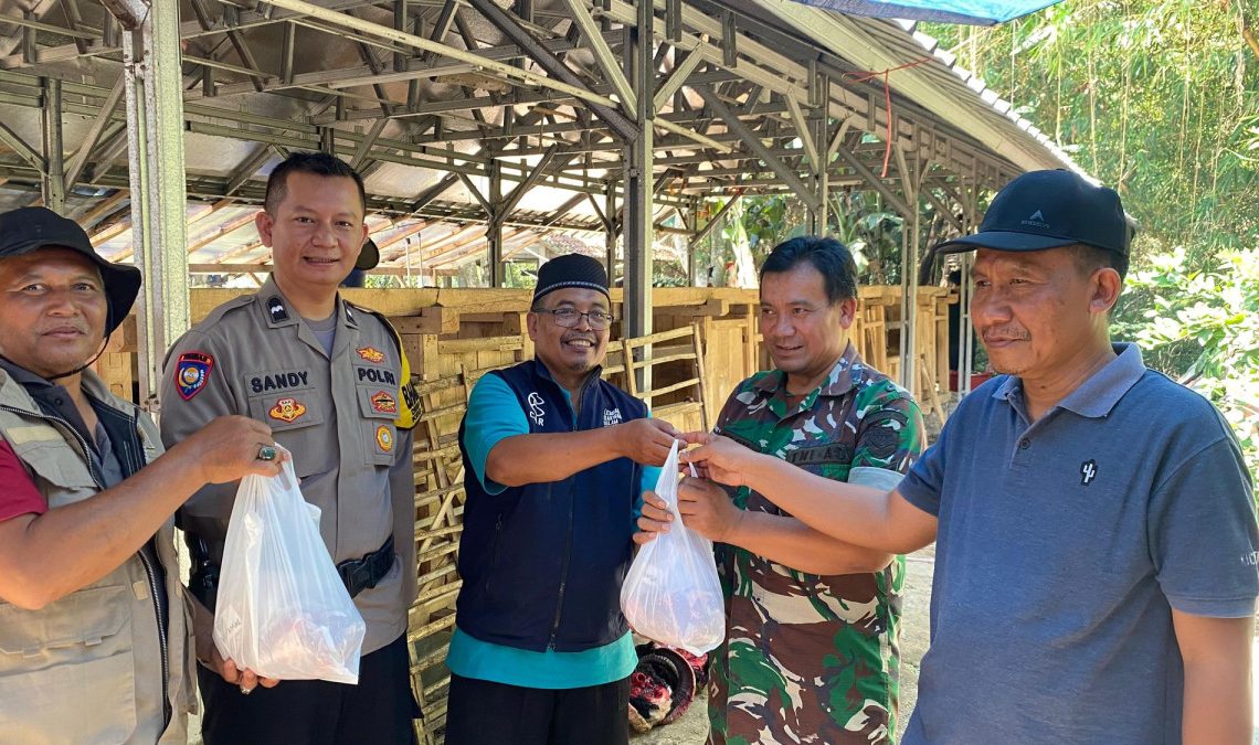 PC LDII Cimanggung Sumedang Bagikan Ratusan Paket Daging Kurban