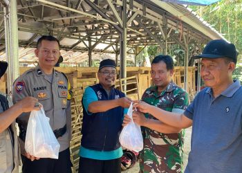 PC LDII Cimanggung Sumedang Bagikan Ratusan Paket Daging Kurban