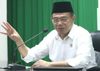 Menko PMK Muhadjir Berikan Pembekalan pada Santri Ponpes Al Ubaidah dan Kunjungi Posyandu Asy Syifa