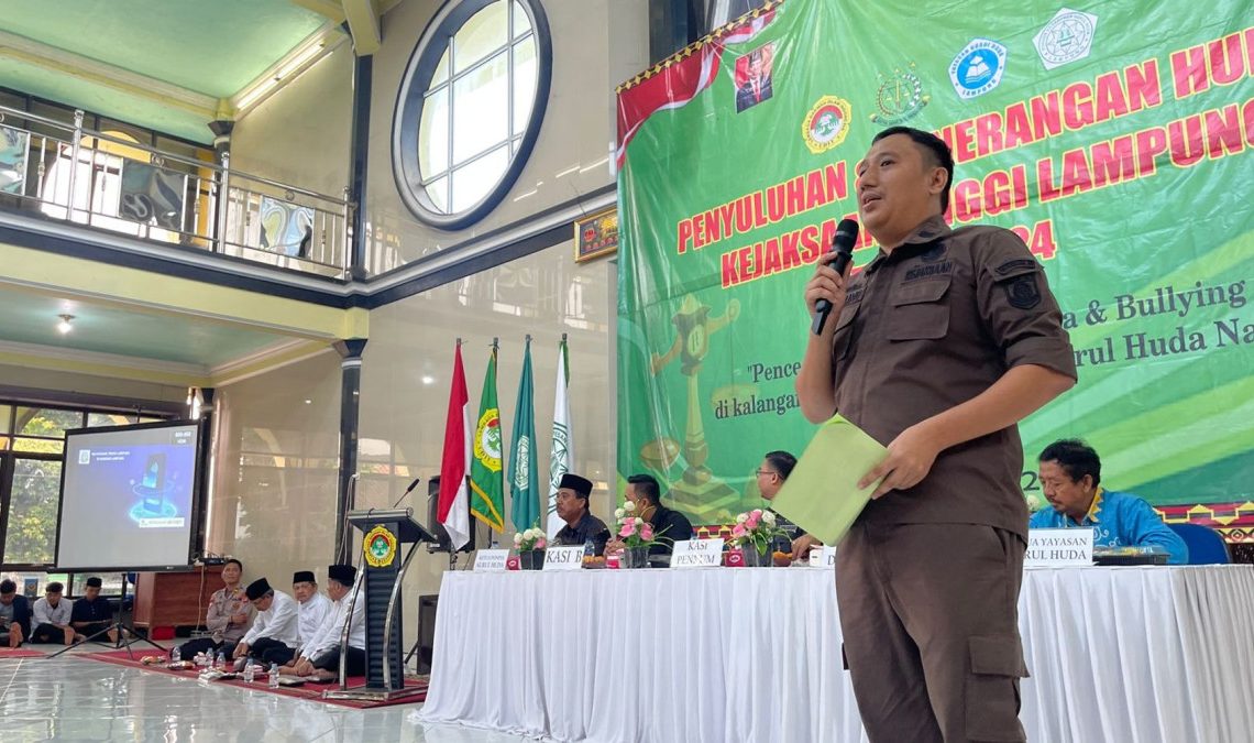 Santri Ponpes Nurul Huda Peroleh Materi Tangkal Judi Online dari Kejati Lampung
