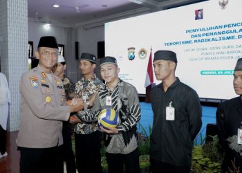 Polda Jawa Timur Helat Penyuluhan Wawasan Kebangsaan kepada Para Santri Ponpes Wali Barokah