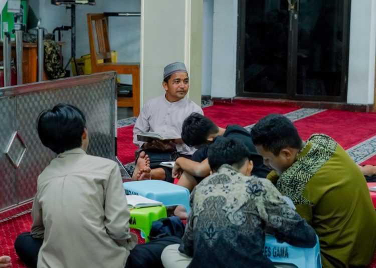 Isi Liburan, Ponpes Gadingmangu Gelar Bazar Asrama