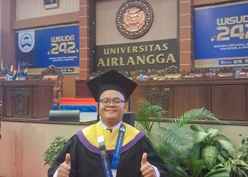 Di Balik Kisah Rino, Anak Penjaja Nasi Goreng yang Dapat Beasiswa S-2 dari Rektor Unair