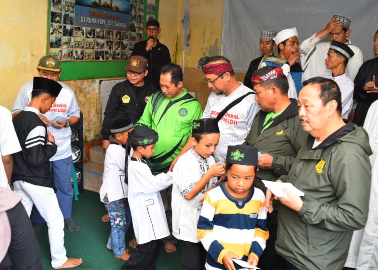 Kejagung dan LDII Salurkan Bantuan bagi Ratusan Anak Yatim dan Santri Tunarungu