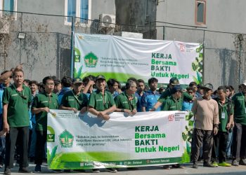 Peringati HUT RI, Ribuan Santri Ponpes Gadingmangu dan Warga LDII Jombang Ikuti Kerja Bakti