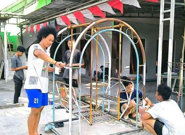 Sambut HUT RI, LDII Ngringo Helat Kerja Bakti Bersihkan Masjid dan Fasum Warga