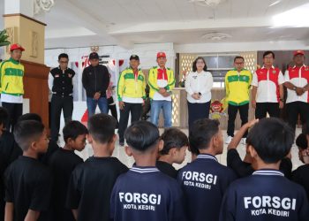 Lepas Kontingen FORSGI Kota Kediri, PJ Wali Kota Dorong Atlet Raih Juara Tingkat Nasional