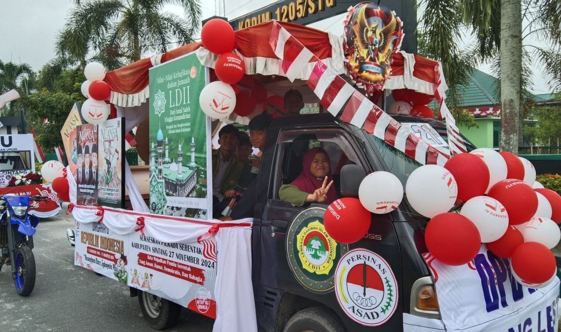 Meriahkan HUT RI, DPD LDII Sintang Ikuti Karnaval Mobil Hias