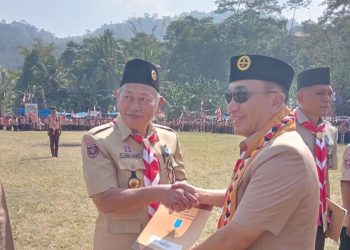 Mabisakocab SPN Tanggamus Terima Lencana Pancawarsa dari Kamabicab Tanggamus