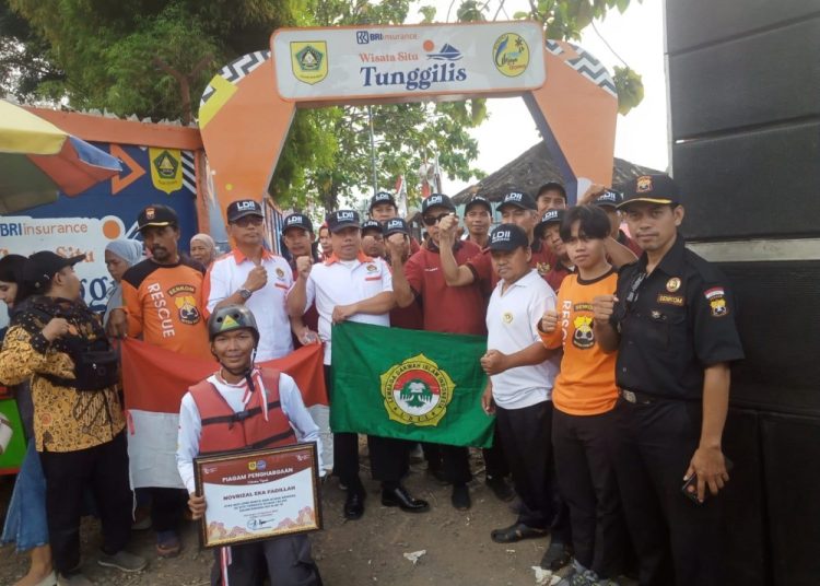 Warga LDII Cileungsi Turut Ramaikan Upacara HUT RI dan Pengibaran Bendera Raksasa