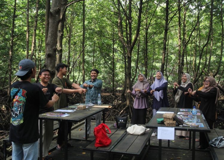 DPD LDII Bontang Ajak Generasi Muda “Seru-Seruan” di Mangrove Park