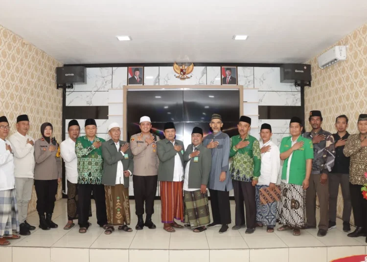 Sambut Tokoh Ormas Islam, Kapolres Sampang Komitmen Sukseskan Pilkada Damai 2024