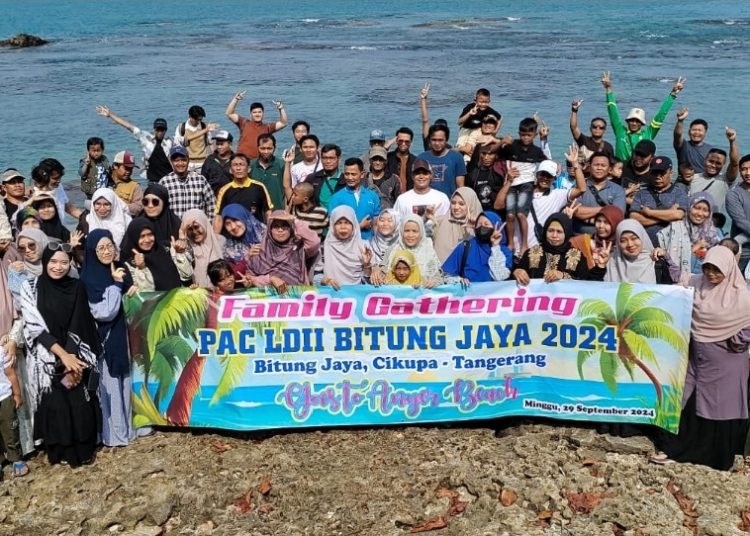 PAC LDII Bitung Jaya Gelar Family Gathering di Pantai Ciberem Anyer