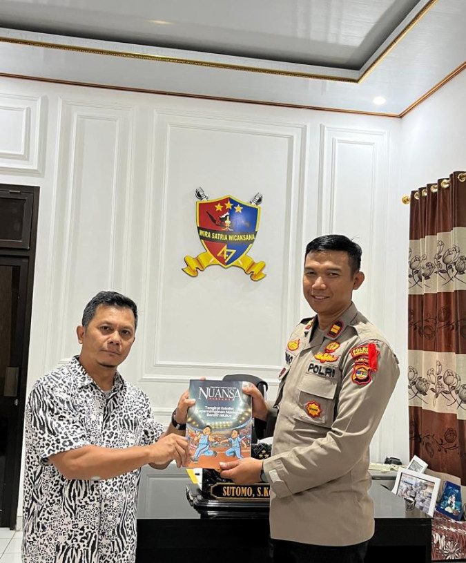 Pererat Silaturahim, PC LDII Kemiling Bagikan Majalah Nuansa Persada