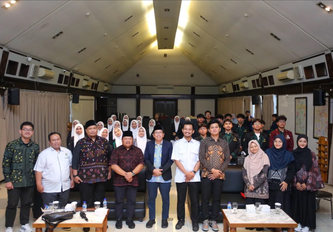 SMA Sulthon Aulia Boarding School Kunjungi DPP LDII Pelajari Keorganisasian