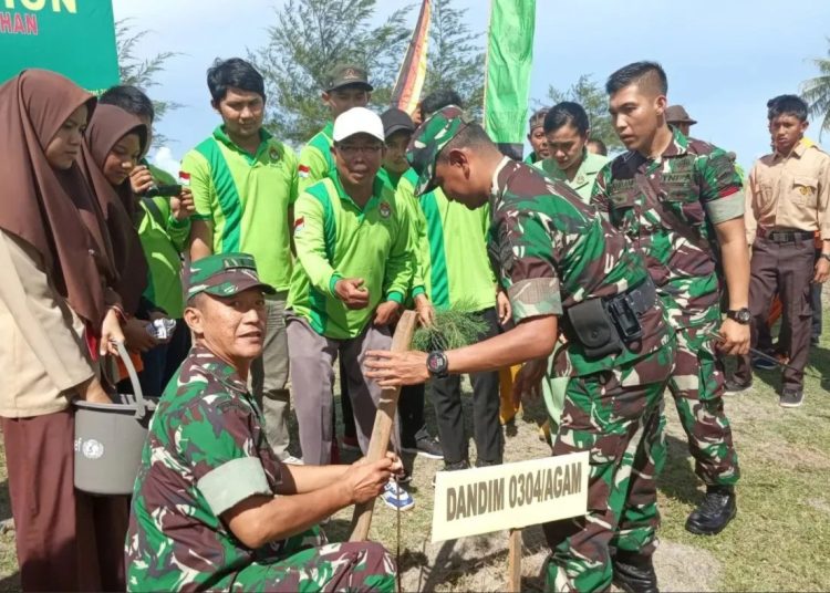 Sikapi Kerusakan Lahan, LDII Sumbar Ajak Masyarakat Tanam Pohon