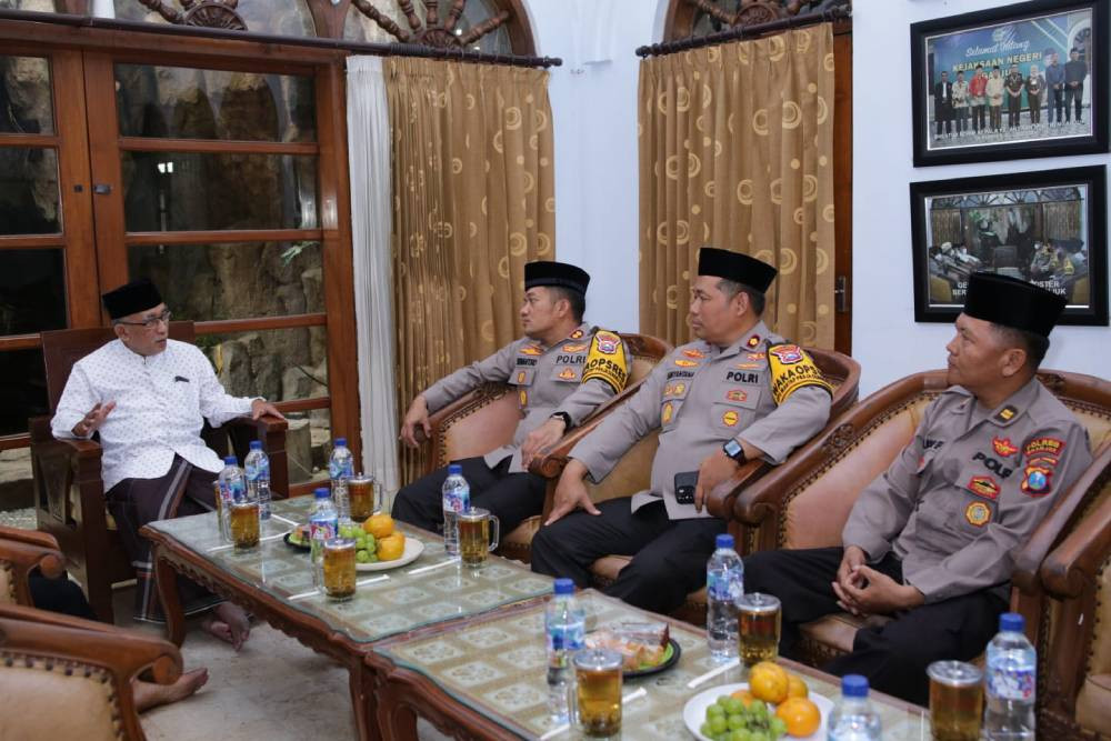 Kapolres Nganjuk Kunjungi Ponpes Al Ubaidah Kertosono Perkuat Kerja Sama Jaga Kamtibmas