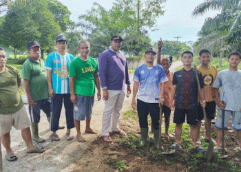 Senkom Mitra Polri dan PC LDII Pulo Rakyat Gelar Gotong Royong