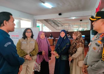 Kunjungi TPS Loksus Ponpes Wali Barokah, PJ Wali Kota Kediri Pastikan Pilkada Berjalan Aman dan Kondusif