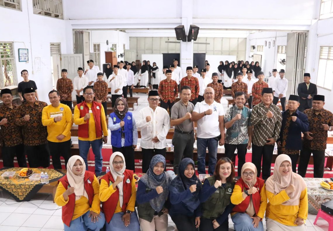 Dinkes dan Kemenag Karawang Gandeng Ponpes Sumber Barokah Tingkatkan Literasi Kesehatan Bagi Santri