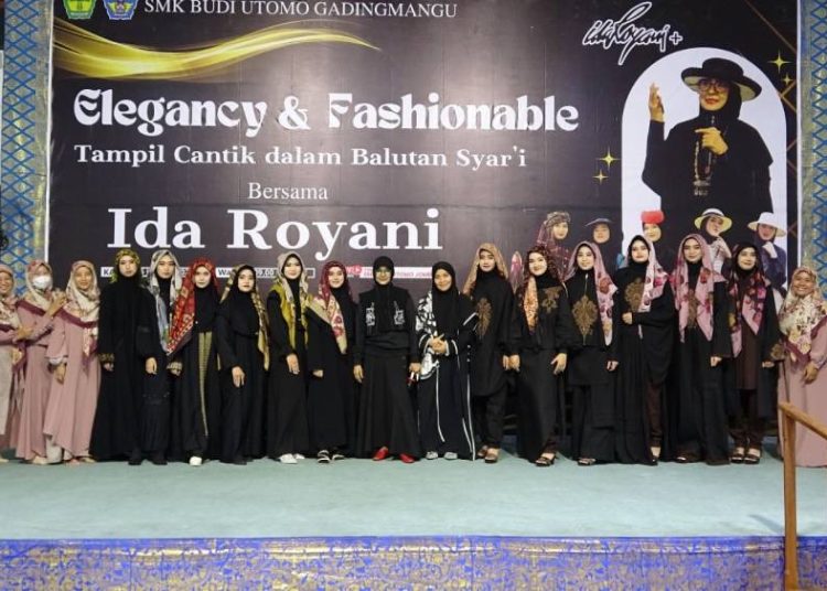 Ida Royani Gandeng Gen Z Gelar Fashion Show di SMK Budi Utomo