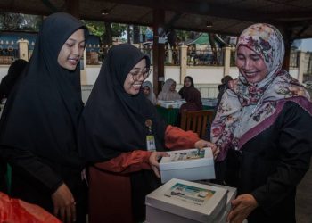 Bank Syariah Indonesia Salurkan Paket Buka Bersama pada Santri Ponpes Minhaajurrosyidiin