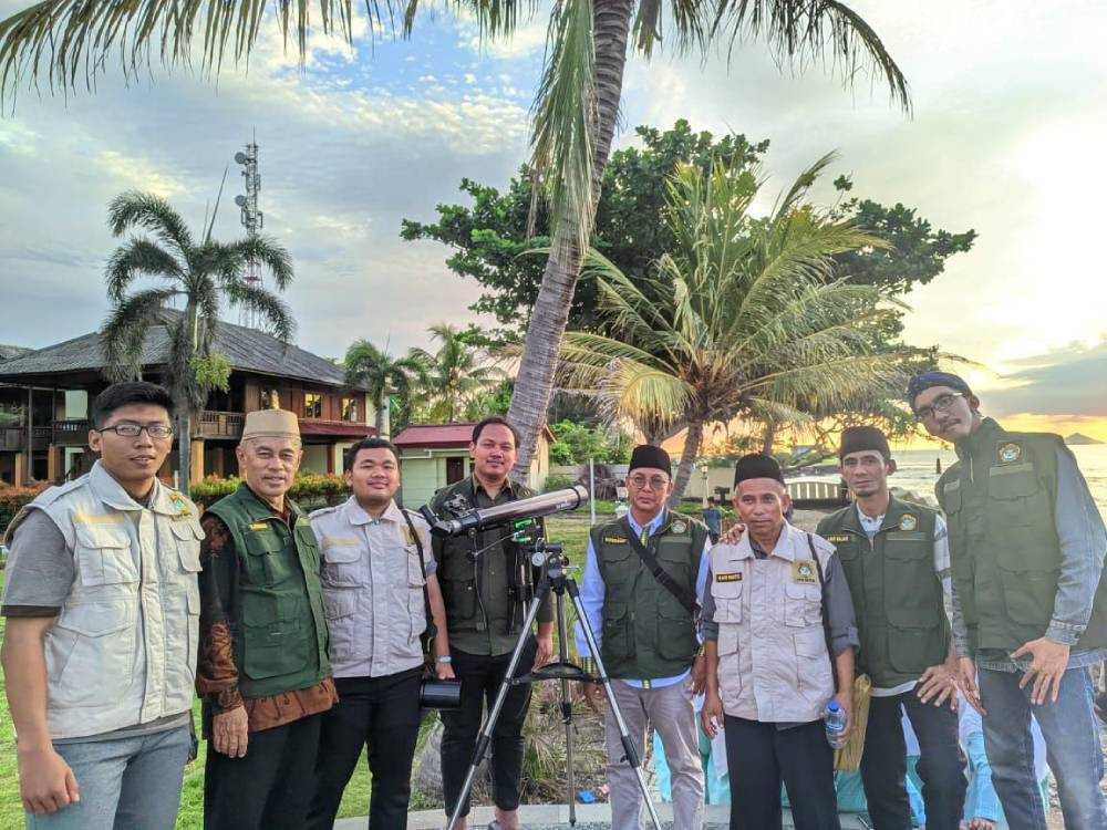 Tim Rukyatul Hilal LDII Banten Pantau Hilal di Planetarium Mercusuar Cikoneng