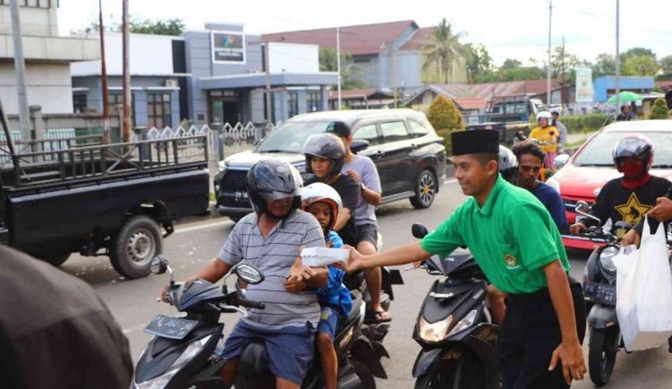 Raih Berkah Ramadan, LDII Mimika Bagikan Ratusan Takjil