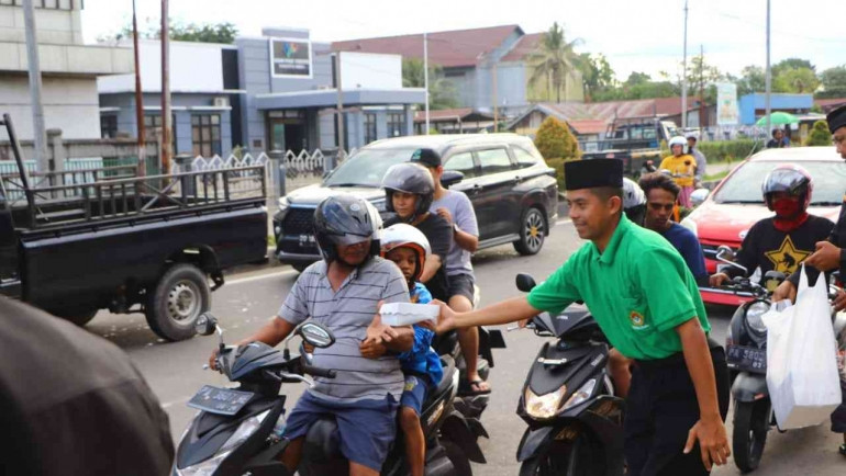 Raih Berkah Ramadan, LDII Mimika Bagikan Ratusan Takjil