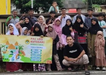 Generasi Muda LDII Kutosari Tebar Kebaikan Ramadan Lewat Aksi Berbagi Takjil