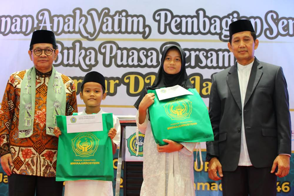 Hadiri Santunan Anak Yatim di Ponpes Minhajurrosyidin, Gubernur Jakarta Ingatkan Tingkatkan Kepedulian Sosial